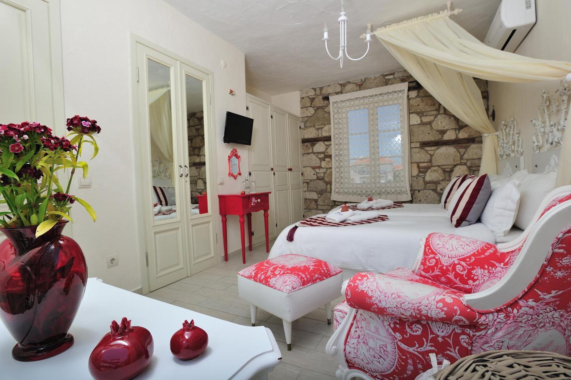 Alacati Sultan Konak Butik Otel ℳℛ Luxury Concept Экстерьер фото